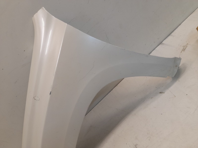 Крыло переднее левое