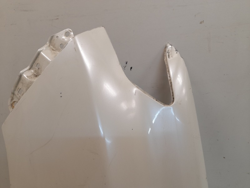 Крыло переднее левое