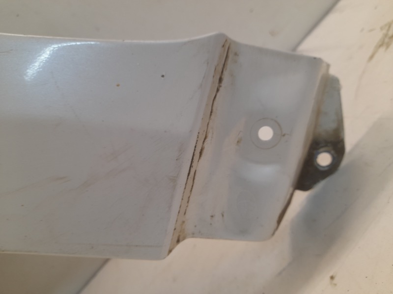 Крыло переднее левое