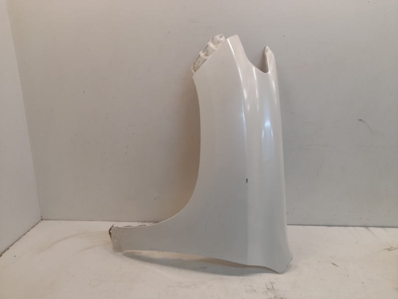 Крыло переднее левое