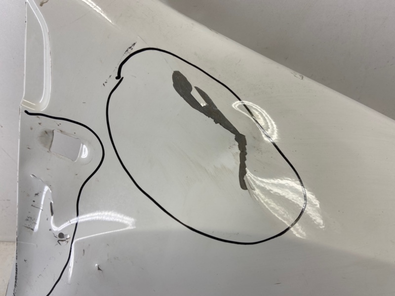 Крыло переднее правое