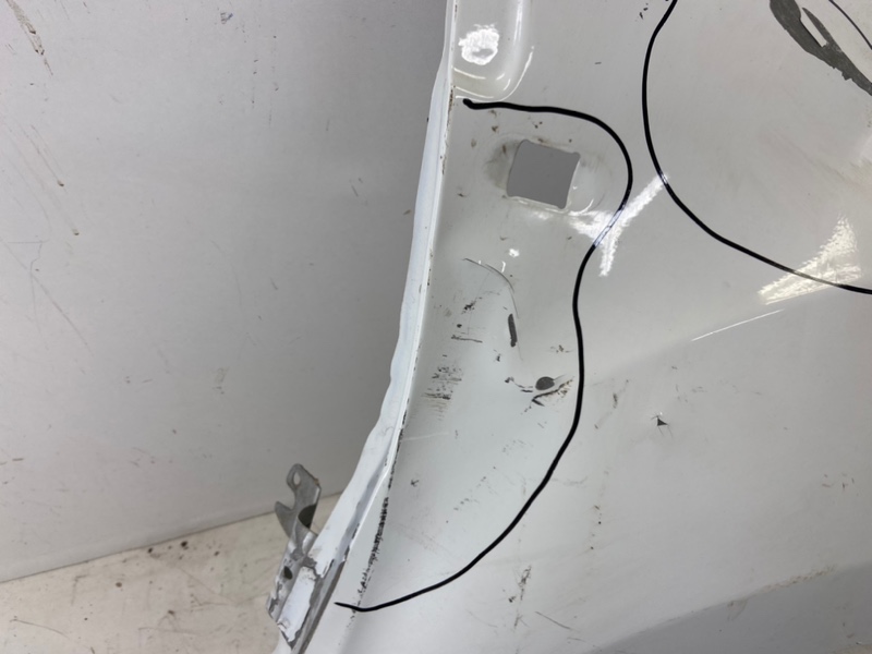 Крыло переднее правое