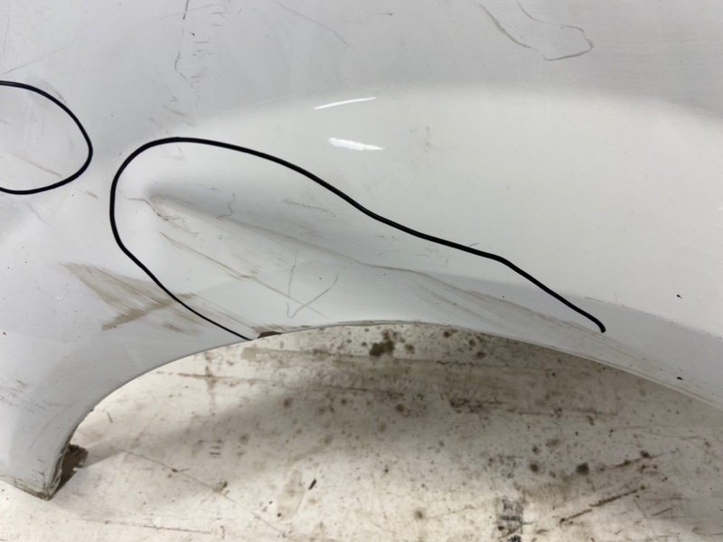 Крыло переднее правое