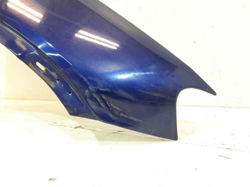 Крыло переднее правое