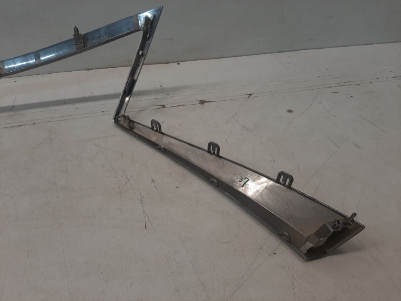 Накладка на решетку радиатора