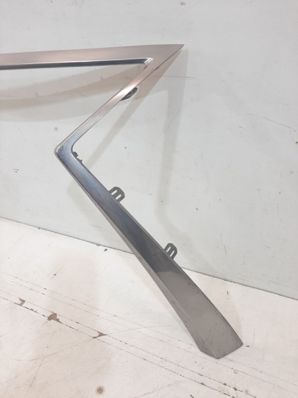 Накладка на решетку радиатора