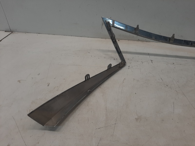 Накладка на решетку радиатора