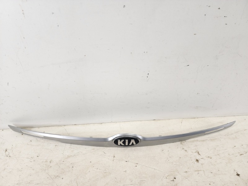 Накладка крышки багажника