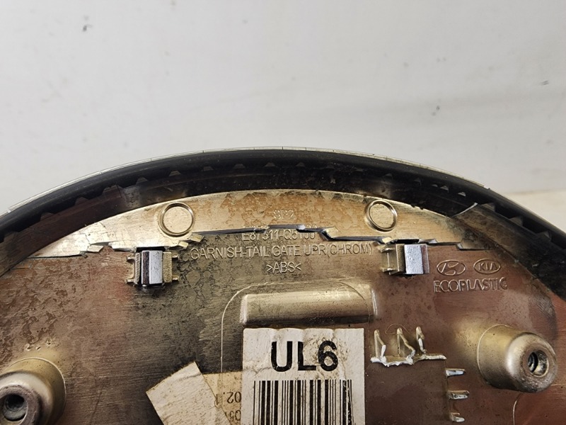 Накладка крышки багажника