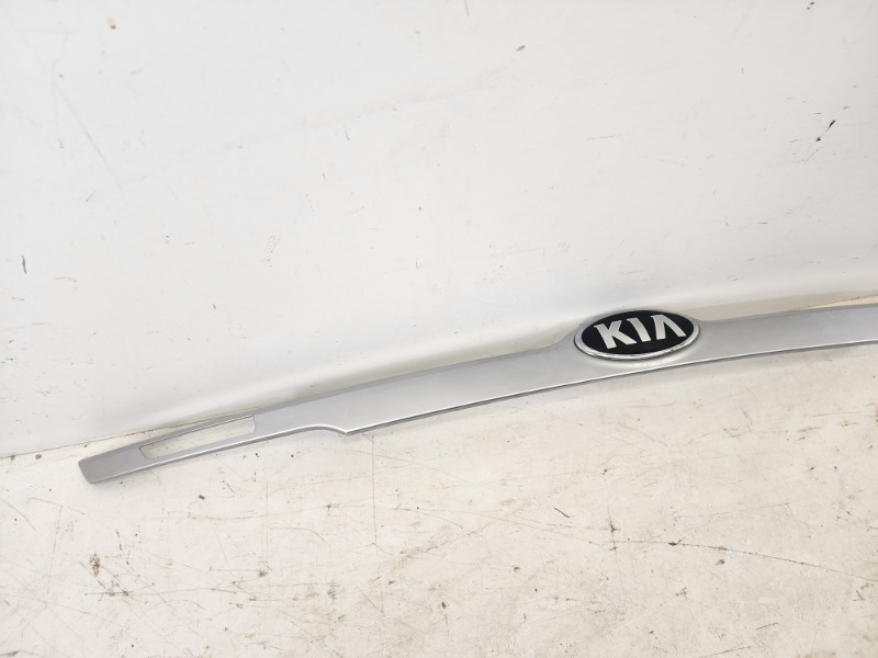 Накладка крышки багажника