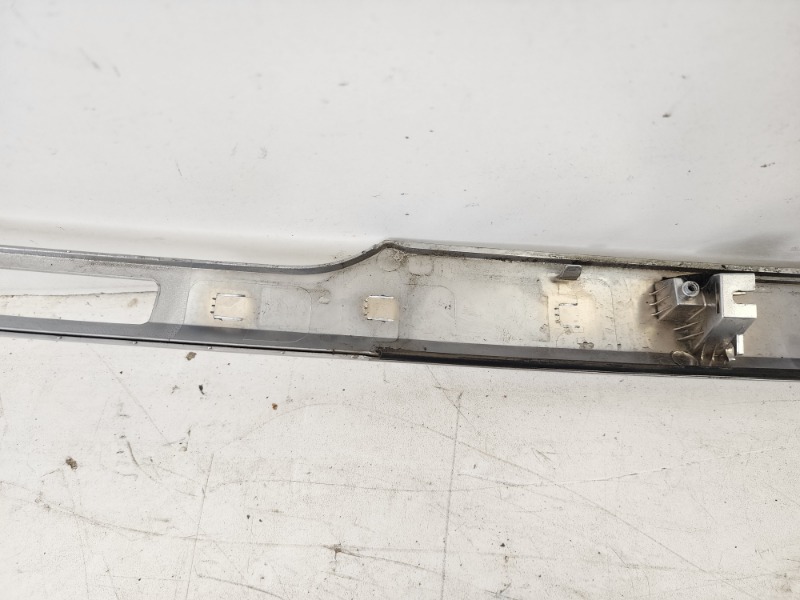 Накладка крышки багажника