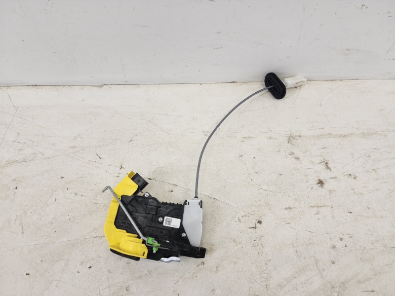 Замок двери задней правой