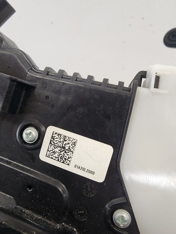 Замок двери задней правой