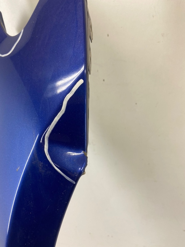 Крыло переднее правое