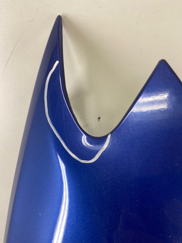 Крыло переднее правое