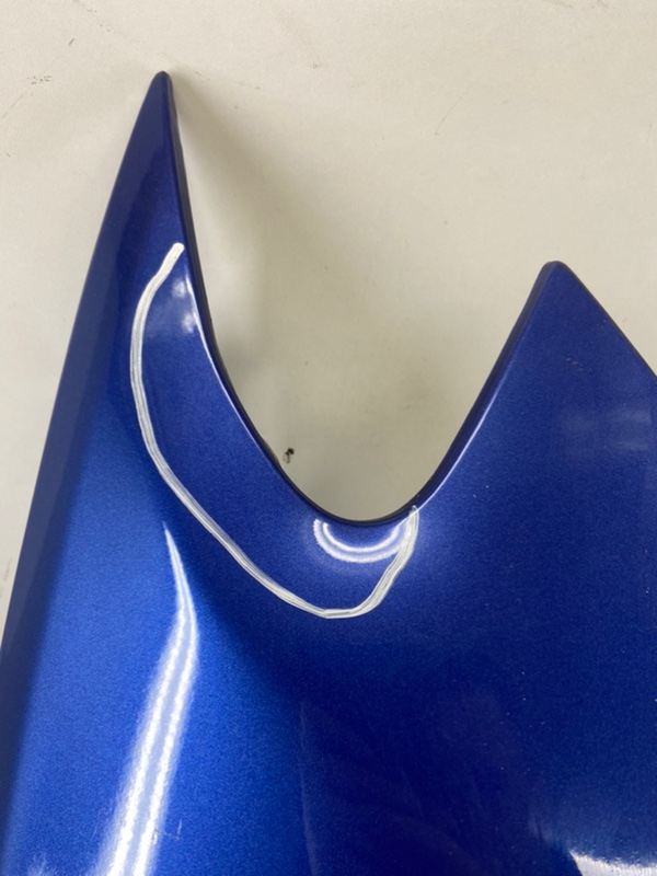 Крыло переднее правое