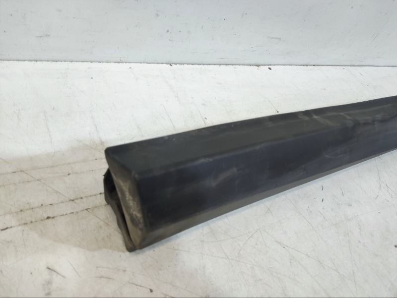 Накладка двери задней левой