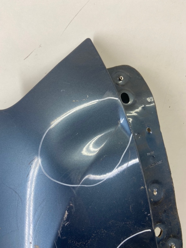 Крыло переднее правое