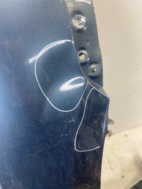 Крыло переднее правое