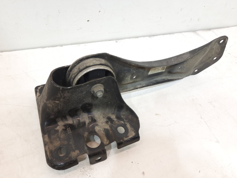 Рычаг задний правый