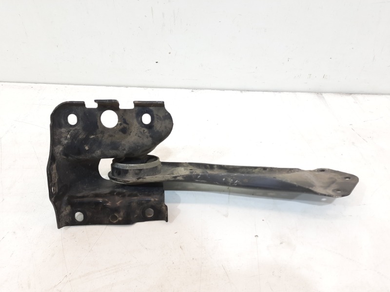 Рычаг задний правый