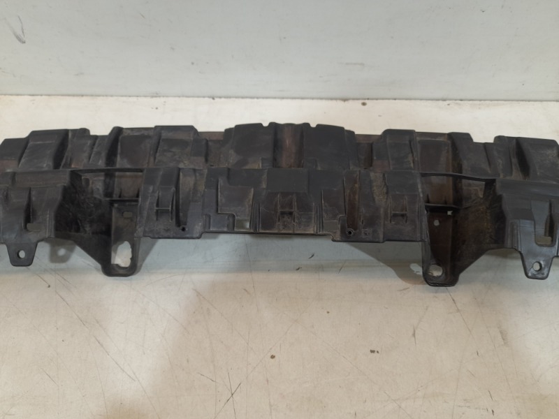 Кронштейн решетки радиатора