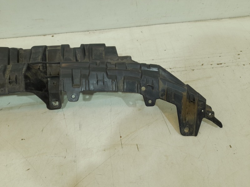 Кронштейн решетки радиатора