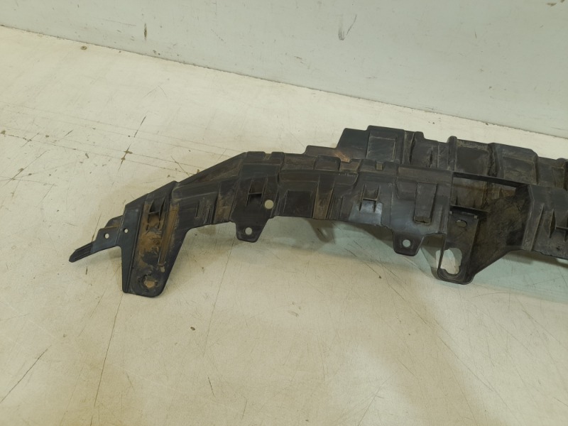 Кронштейн решетки радиатора