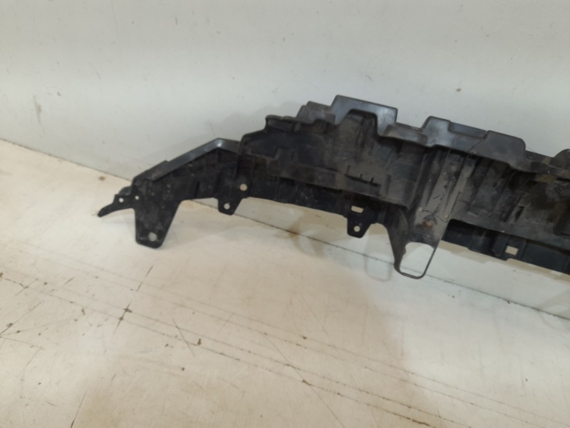 Кронштейн решетки радиатора