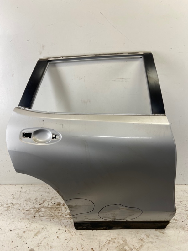 Дверь задняя правая