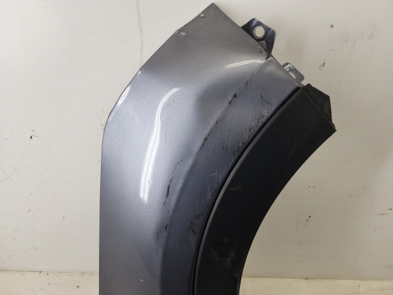 Крыло переднее правое