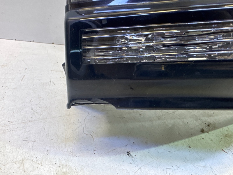 Фонарь задний правый