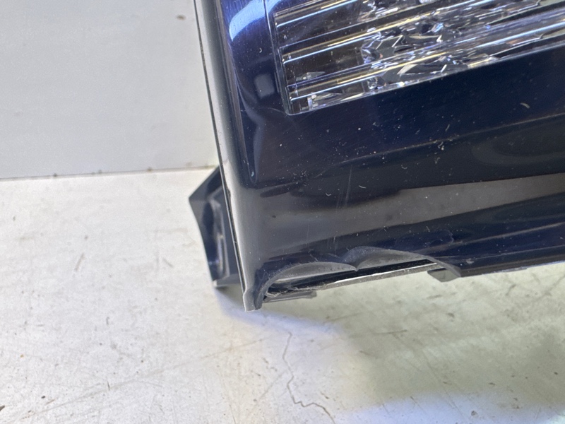 Фонарь задний правый