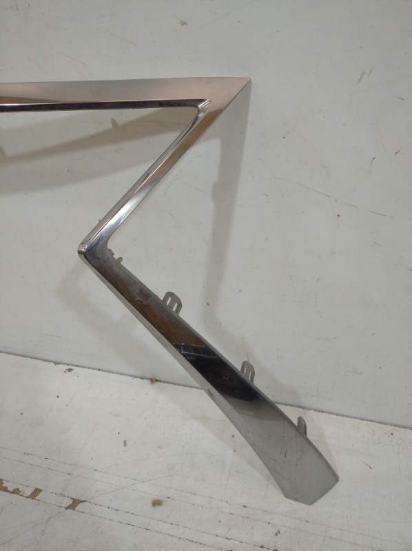 Накладка на решетку радиатора