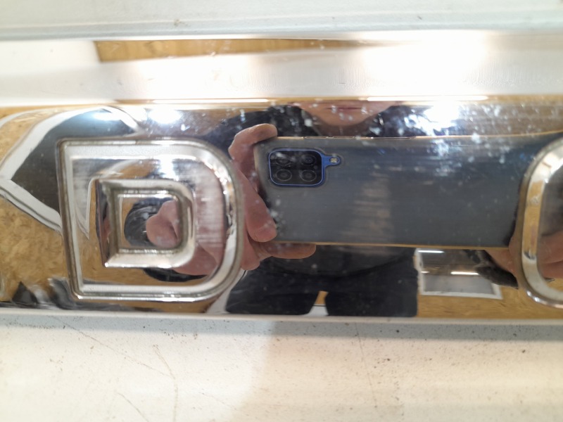 Накладка крышки багажника