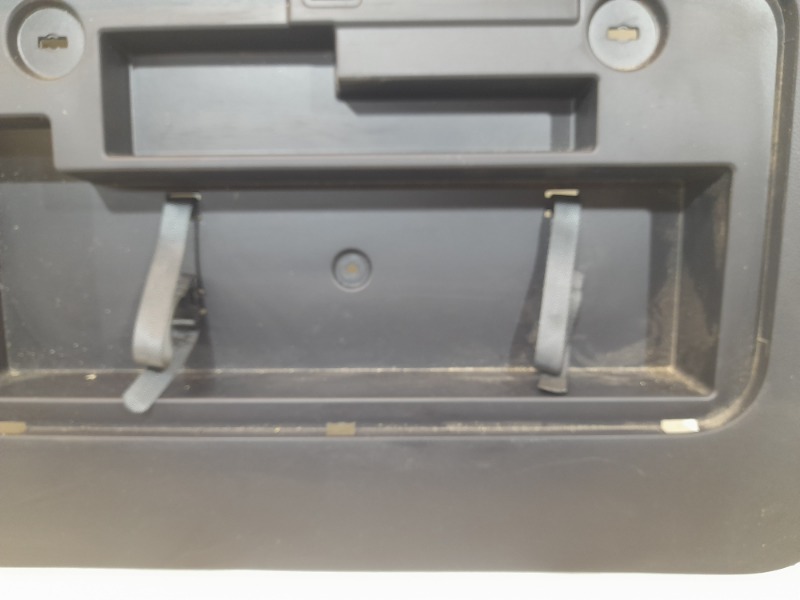 Обшивка крышки багажника