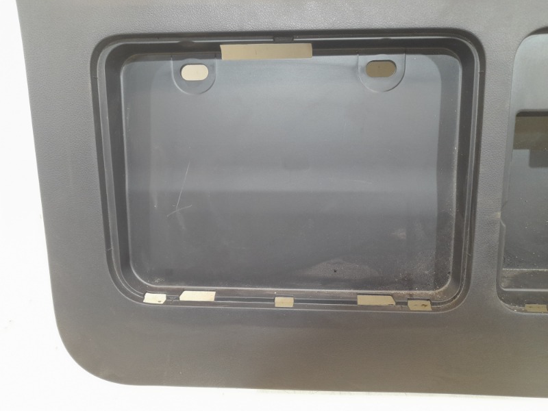 Обшивка крышки багажника