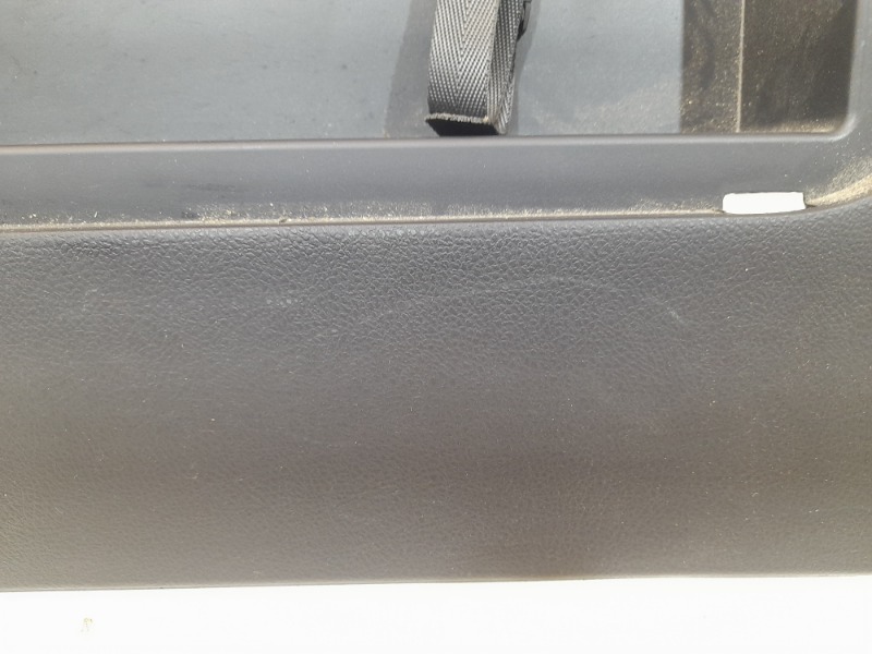 Обшивка крышки багажника