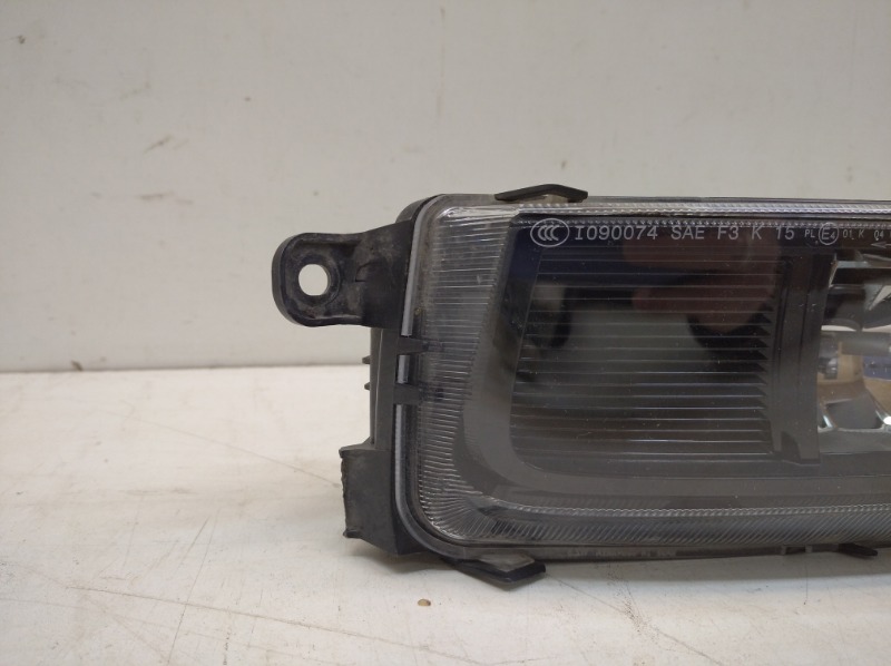 Фара противотуманная правая