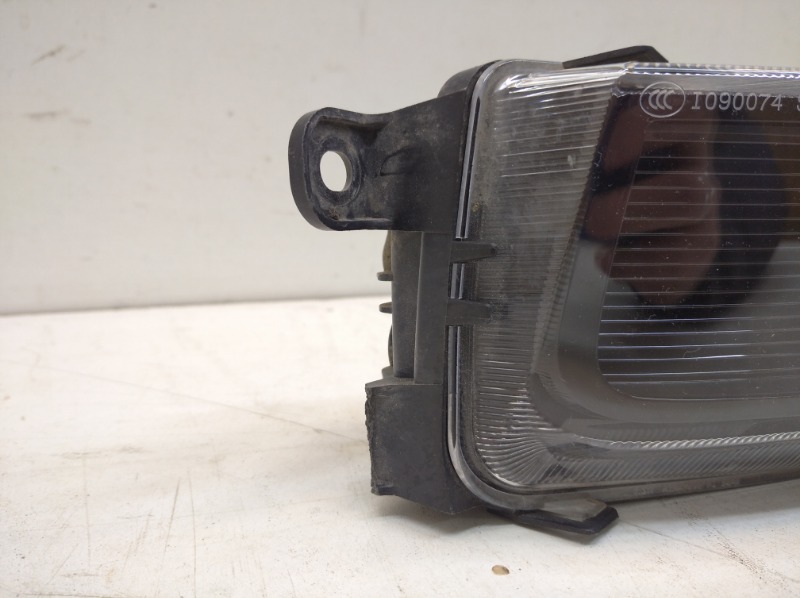 Фара противотуманная правая