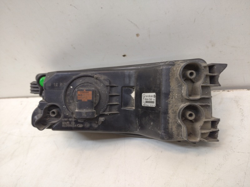 Фара противотуманная правая