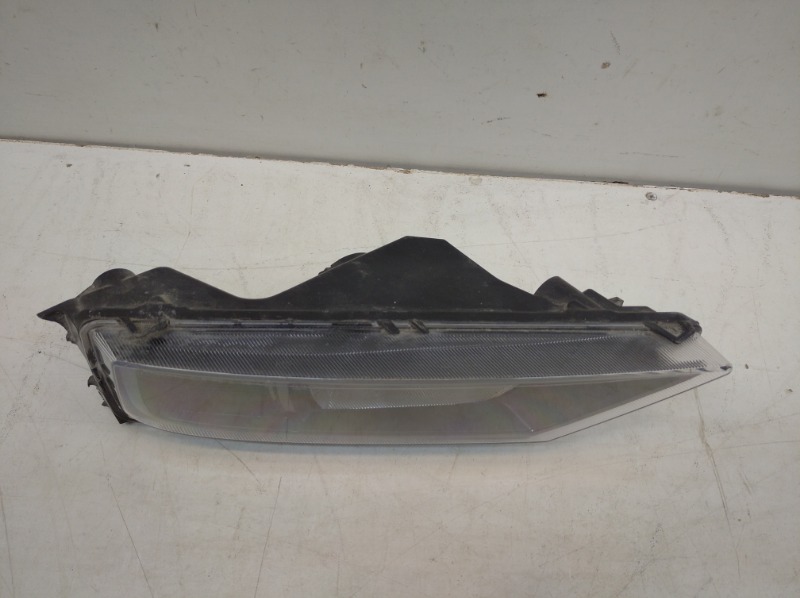 Фара противотуманная правая