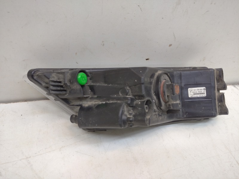 Фара противотуманная правая