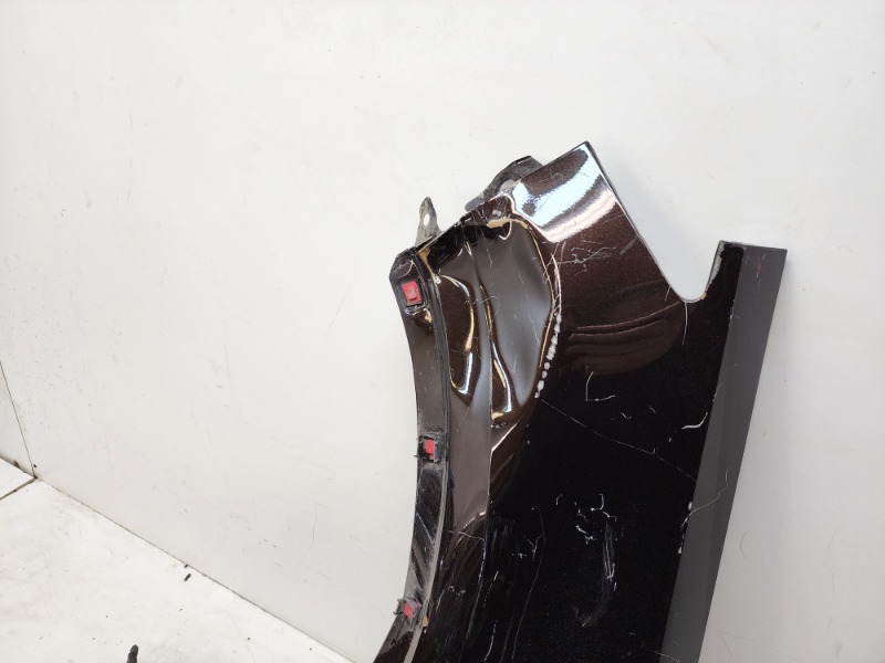 Крыло переднее левое