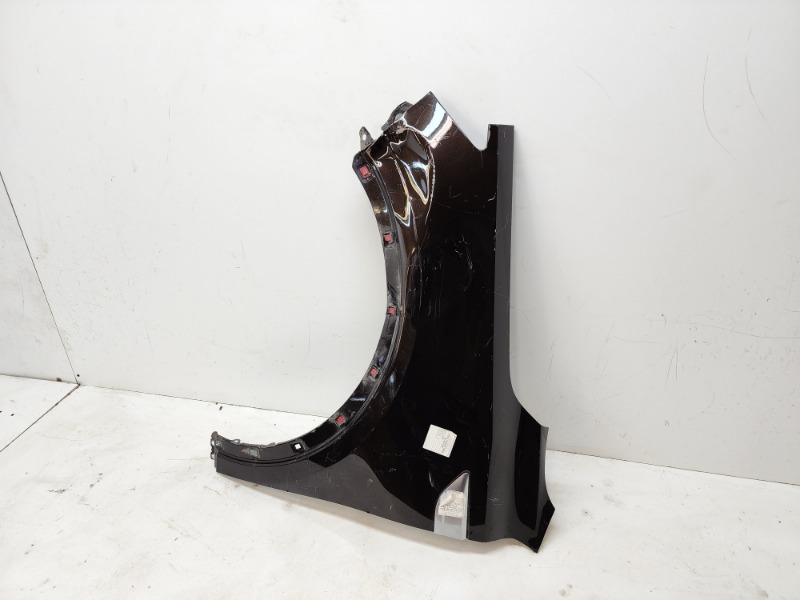 Крыло переднее левое