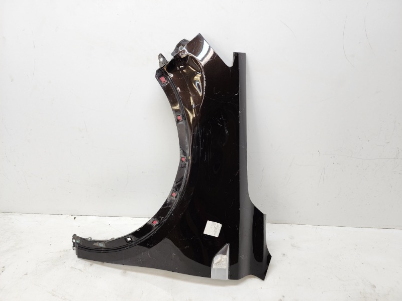 Крыло переднее левое