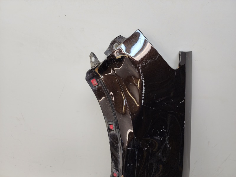 Крыло переднее левое