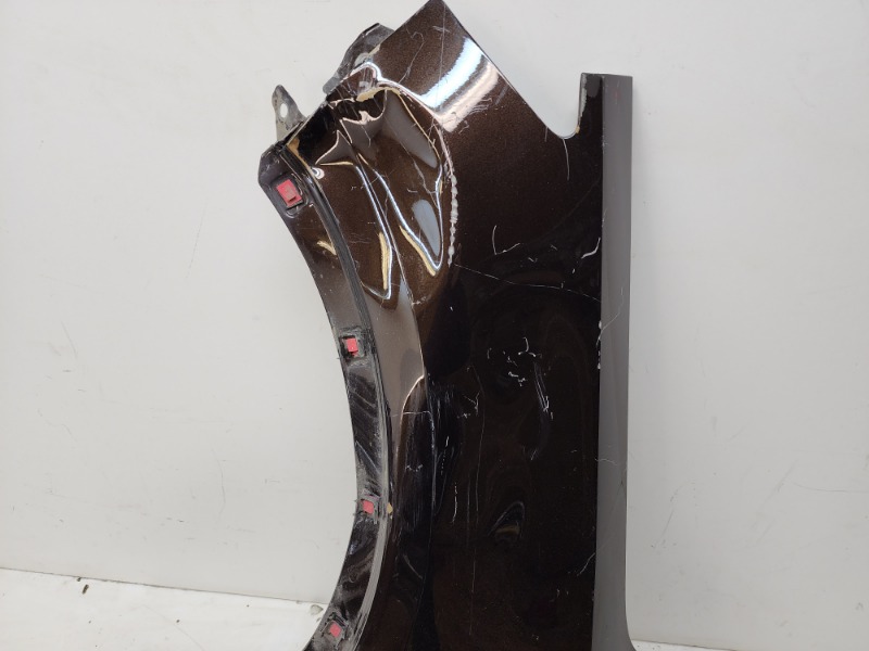 Крыло переднее левое