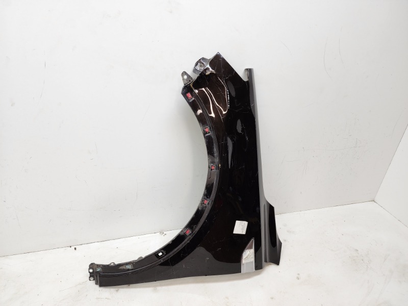 Крыло переднее левое