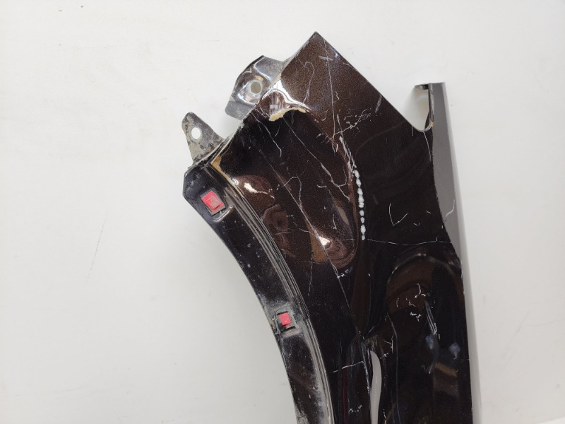 Крыло переднее левое